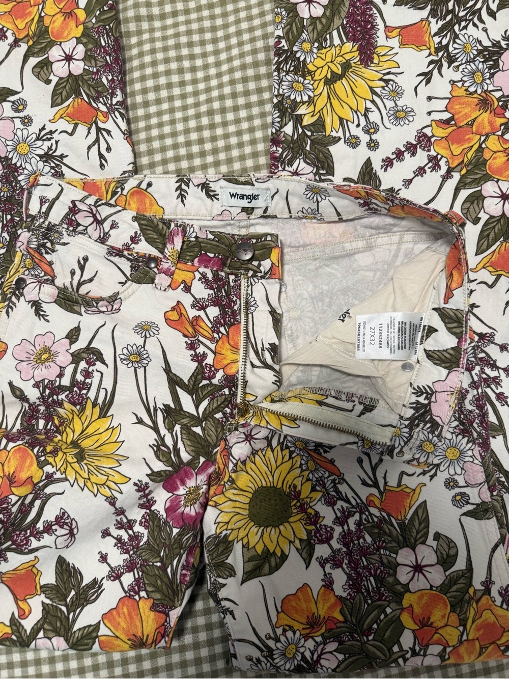 Wrangler Floral Printed Pants - Picture 3 of 4